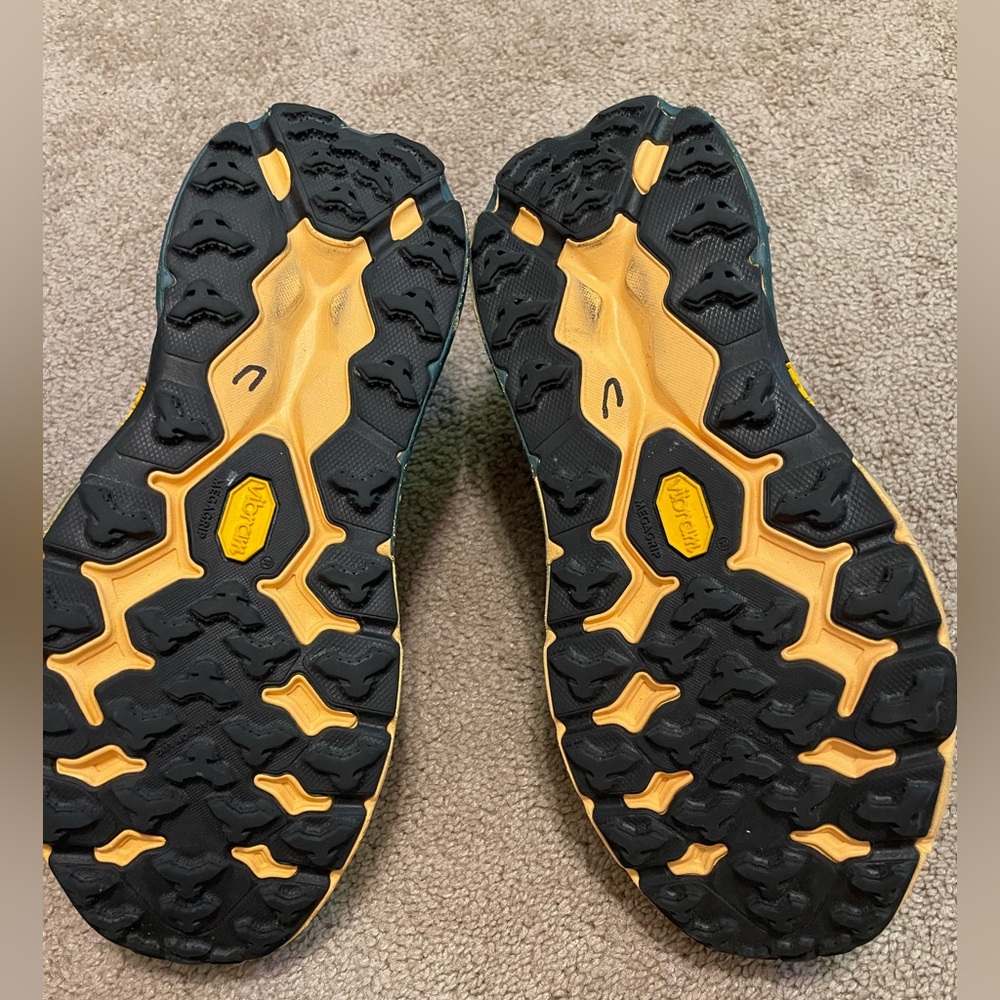 Hoka One One speedboat 5 Gore Tex Spike Blue and Yellow Running Shoes Womens 9 - Picture 4 of 7